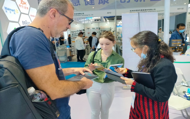 明星新品+钜惠福利！bbin宝盈医疗全线产品引爆CMEF~